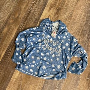 Jenna & Jessie long sleeve hooded tee